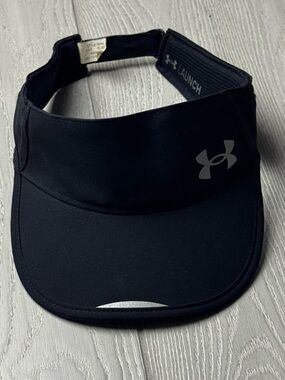 Black Under Armour Iso-Chill Launch Run Visor, reflective logo, performance